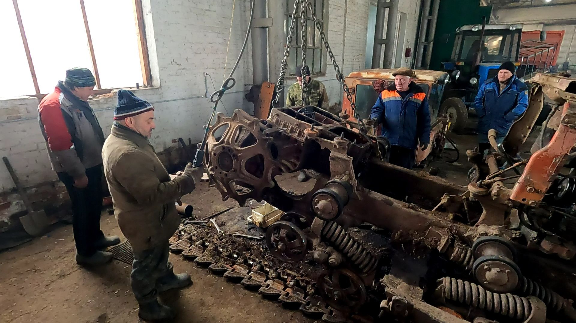 Все на помощь Василию! Иначе не будет нам удачи! смотреть онлайн