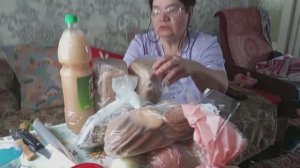 Муж хлопочет на кухне. Прогулялись с Соседкой в магазин, купили продуктов