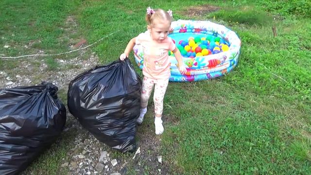 СУПЕР новый БАТУТ и сюрпризы Для Девочек смотреть онлайн