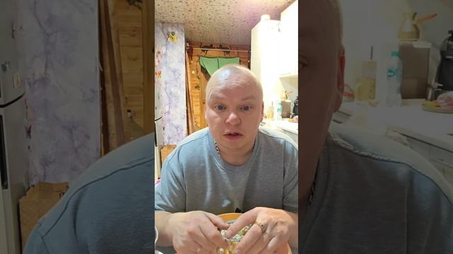 Вечерний эфир от 26.02.26 готовлю оливье, Катя играет в телефоне смотреть онлайн