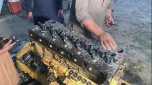 Старый двигатель трактора привезли на ремонт и полностью восстановили за один день.