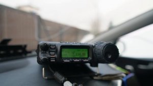 UB3DZF в радиоэфире с дачного участка. / Работа Yaesu FT-857D в полевых условиях.