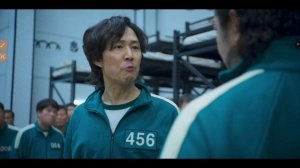 русская озвучка игры в кальмара 1 сезон 1 серия Мистер пончик 2026