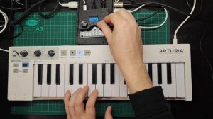 Табличноволновой синтезатор Pico Touch QTPY synth no talking