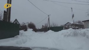 МУЖЧИНА, ПРОЖИВАЮЩИЙ В МИКРОРАЙОНЕ ПЛАТОНОВСКИЙ, ПОЖАЛОВАЛСЯ НА ЗАВАЛЕННЫЙ СНЕГОМ ПОДХОД К ПОДВАЛУ