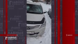 Дебошир со штыковой лопатой разгромил 13 машин в Мценске.