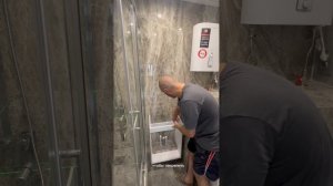 Подвесная тумбочка с раковиной, сборка, подключение, навес, зеркало с подсветкой