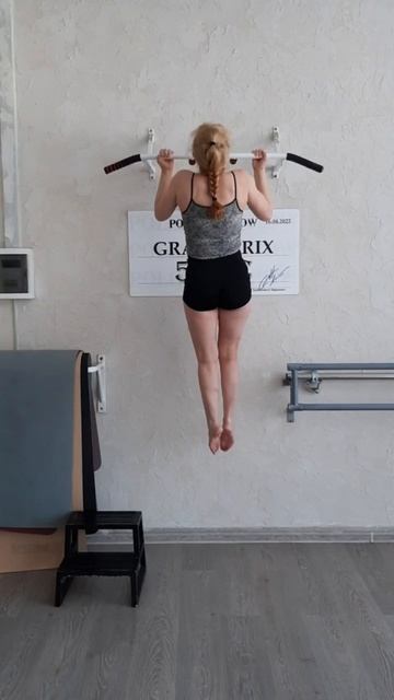 Подтягивания обратным хватом (из серии "ПОТОМУ ЧТО МОГУ!..")