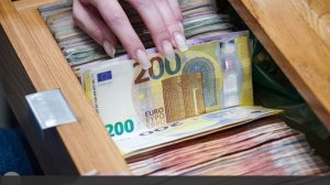 WP сообщила о продаже дневника сбросившего атомную бомбу на Хиросиму пилота