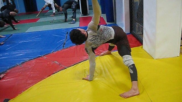 2017 год. Йога для единоборцев- заминка от Андрея Болтяна в заключении тренировки.