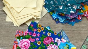 Из маленьких кусочков ткани сшили лоскутный блок DIY мастер-класс