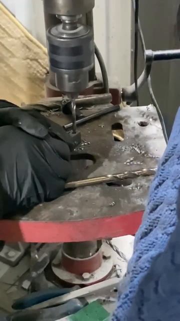 Инструмент для измерения вылета поршня #shortvideo #automobile #mechanic #mechaniclife #garage смотреть онлайн