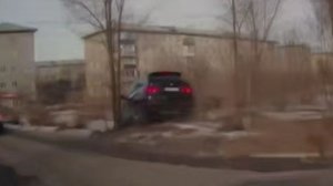 Нетрезвый мужчина в парике гонял на угнанном BMW по Красноярску