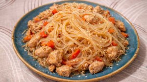 Фунчоза с курицей и овощами — ужин в азиатском стиле за 20 минут