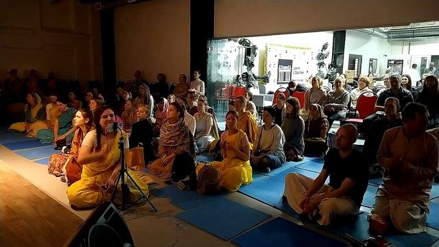 02 04 22  Киртан