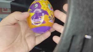 Открываем игрушку сюрприз с тестом для лепки.