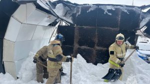 Арочная конструкция обрушилась в Башкирии из-за снега