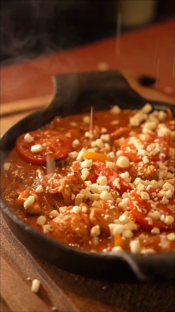 В центре Симферополя есть место, где вечер начинается со вкуса и заканчивается атмосферой ✨