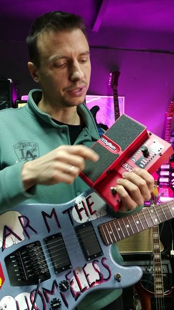 🎸 КАК ИМИТИРОВАТЬ ВОЛЫНКУ НА ГИТАРЕ?  #гитара #гитарист #урокиигрынагитаре #whammy #whammybar #топ2