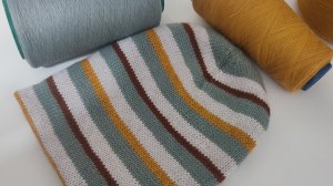 Я плохая хозяйка! Связала шапку. Подарок от Оксаны!