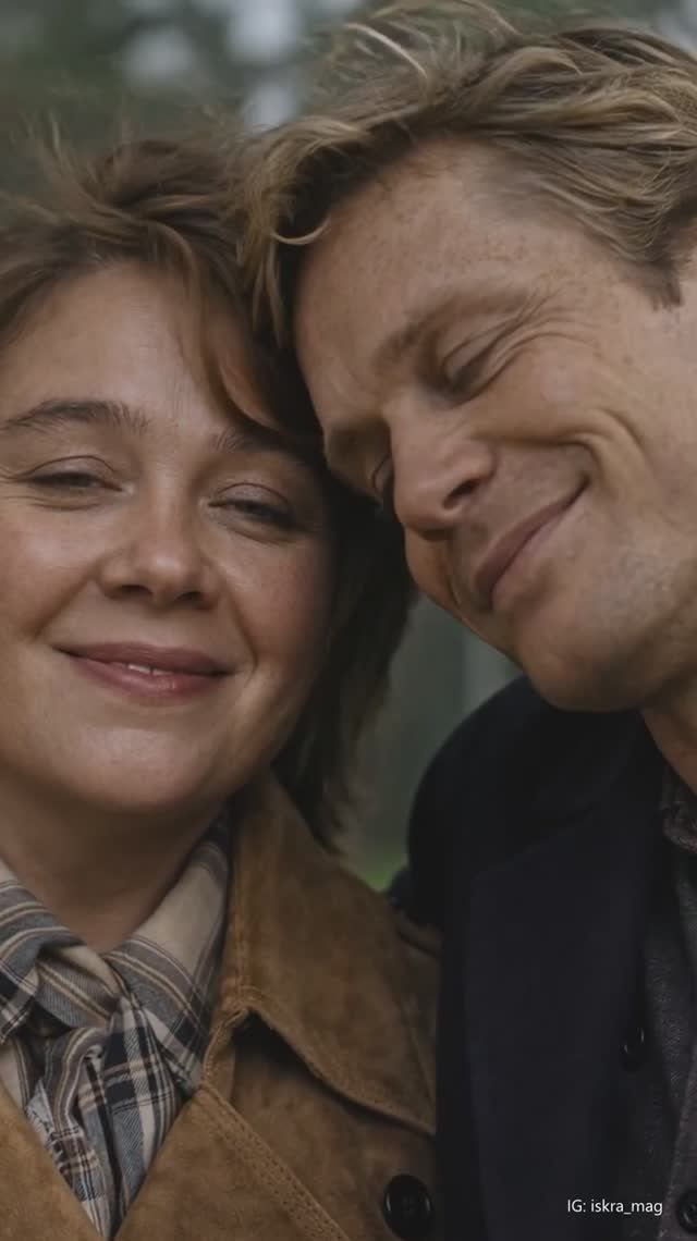 Голуби летают, соседи поют, семьи ругаются. Но всё равно остаются вместе… 🥹 Голуби летают, соседи поют, семьи ругаются. Но всё равно остаются вместе… 🥹