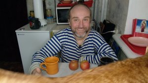 завтрак с Рыжулей. удивлен з/п дворников и уборщиц. мукбанг. обжор. еда на камеру. диета. шизофрения