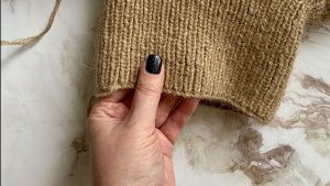 Манишка (часть 3). Набор петель, соединение в круг, вывязывание горловины.