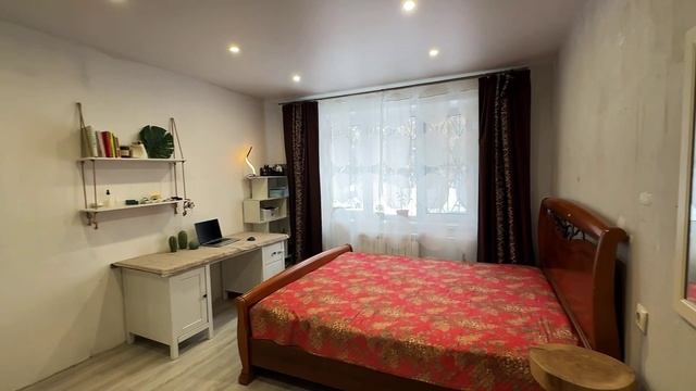 Просторная 3-комнатная квартира с тёплыми полами и свежим ремонтом — заезжай и живи! смотреть онлайн