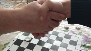 Играем в шашки