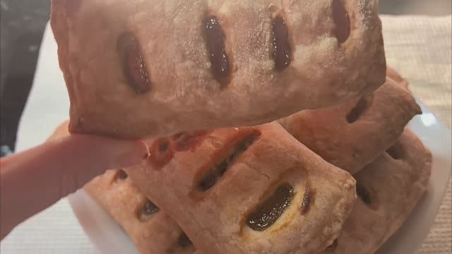 Запечёная скумбрия на обед.Слойки с джемом.Огурец дожил до весны 🫢