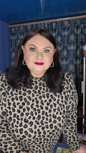 Девушка с Урала в прямом эфире 🌲 Перезалив с Ютюб