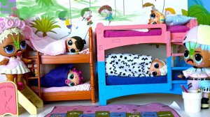 ДЕТИ ВСЕ В КРОВАТКАХ, А ПАХНЕТ ШОКОЛАДКОЙ😂😂😊куклы ЛОЛ сюрприз смешные мультики ДАРИНЕЛКА