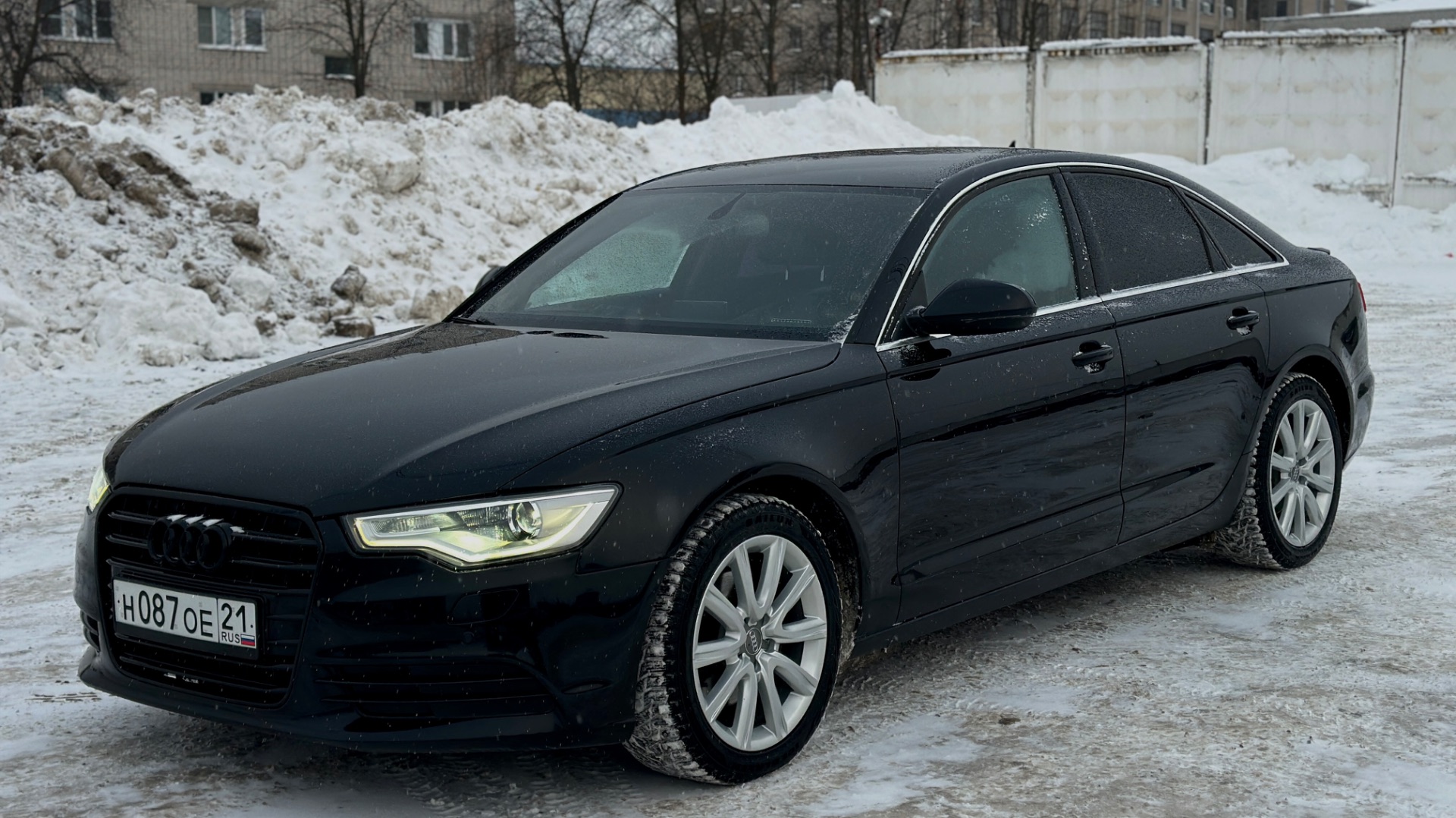 Audi A6 C7 2014 год выпуска 166.000км 2.0CVT смотреть онлайн