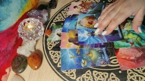 Любит или играет 💞 таро расклад на отношения