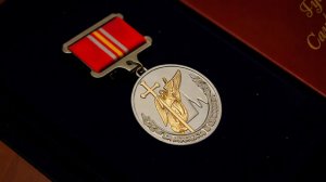 Поймавшие упавшего с десятого этажа ребенка петербуржцы получат госнаграды