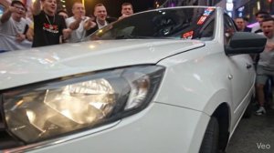 Это лада брат, она всех порвет