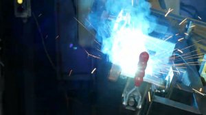 Процесс сварки роботом | Макросъёмка