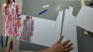 Моделирование. Платье с рельефными подрезами и глубокими складками. Выкройка № 1973.