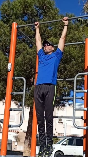 В 53 года 15 подтягиваний с паузой