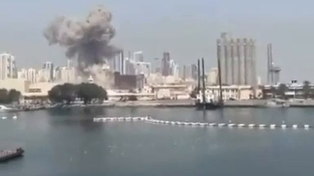▶️ Кадры мощного взрыва в Абу-Даби смотреть онлайн