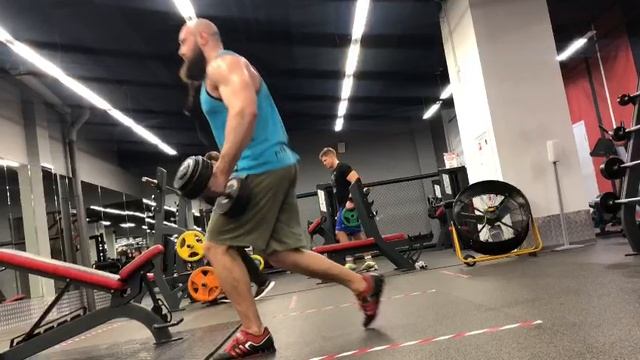 Выпады назад + сгибания рук