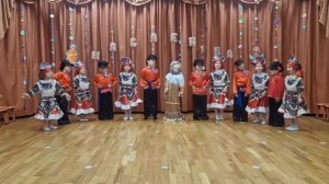 коллектив "Ёжики" русс. нар. песни:  «А мы Масленицу дожидаем», «Сею-вею снежок»