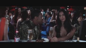 Час Пик 2: Картер подкатывает к Изабелле