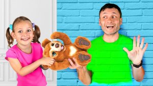 Песня для детей “ Сквозь стену “ с Майей и Машей+Веселые детские сборники