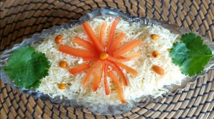 Мясной салат с яблоком, оливками. Удивительный салат нежный и вкусный.