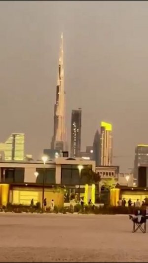 Иран,по-видимому наносит удары по районам рядом с Бурдж-Халифа, дроны-камикадзе приближаются к здани