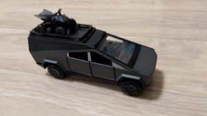 Распаковка машины Tesla-cybertrak.С  братиком . 🚙
