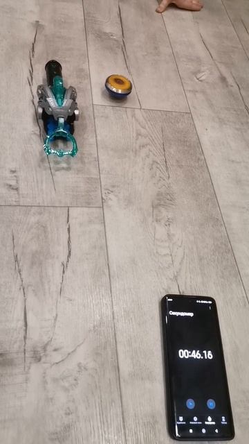 Сколько крутится волчок