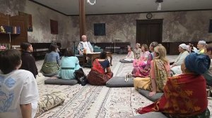 Чайтанья Чандра Чаран Дас - Каждый служит по своему