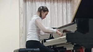 Любарский На лодке играет Анна Пензена 9 лет